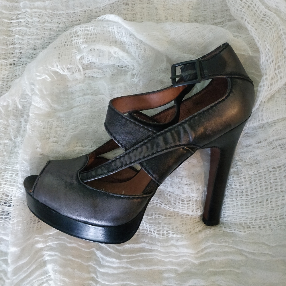 NEW: Heels